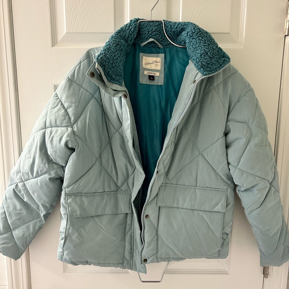 Universal thread blue puffer